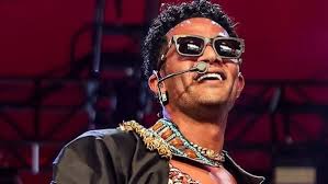 محمد رمضان يرتدي بدلة رقص في امريكا
