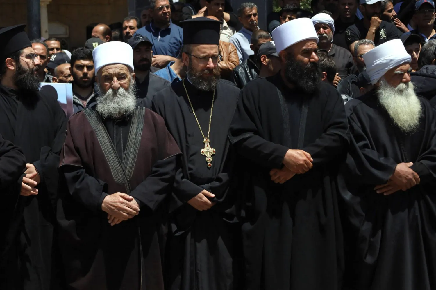 من هم الدروز وما هي عقيدتهم حقيقة ما يحدث في السويداء